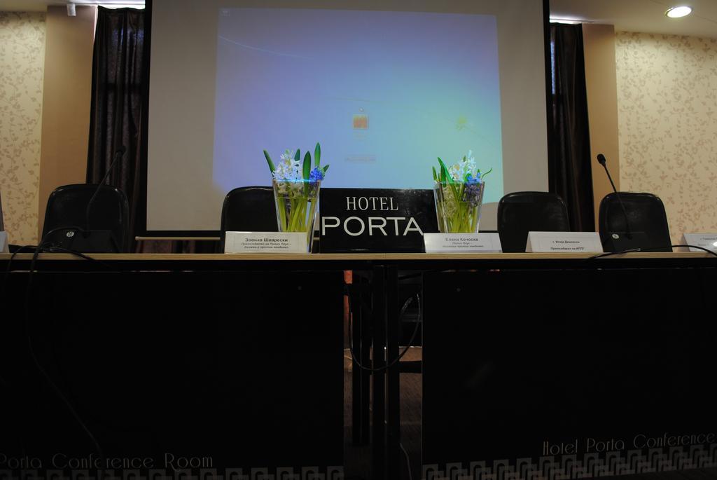 Hotel Porta Skopje Esterno foto